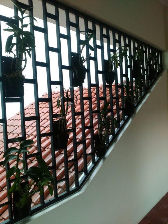Reddoorz @ Letjend S. Parman Pacitan Hotel Exterior photo