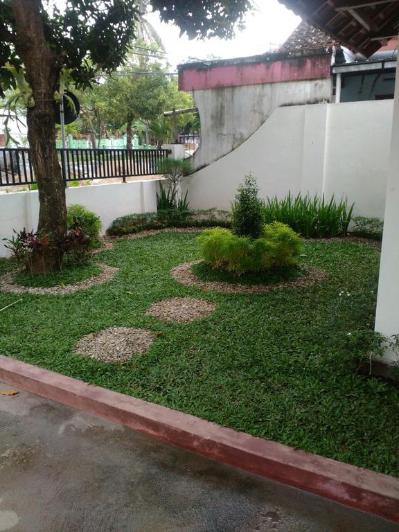 Reddoorz @ Letjend S. Parman Pacitan Hotel Exterior photo