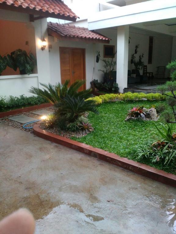 Reddoorz @ Letjend S. Parman Pacitan Hotel Exterior photo