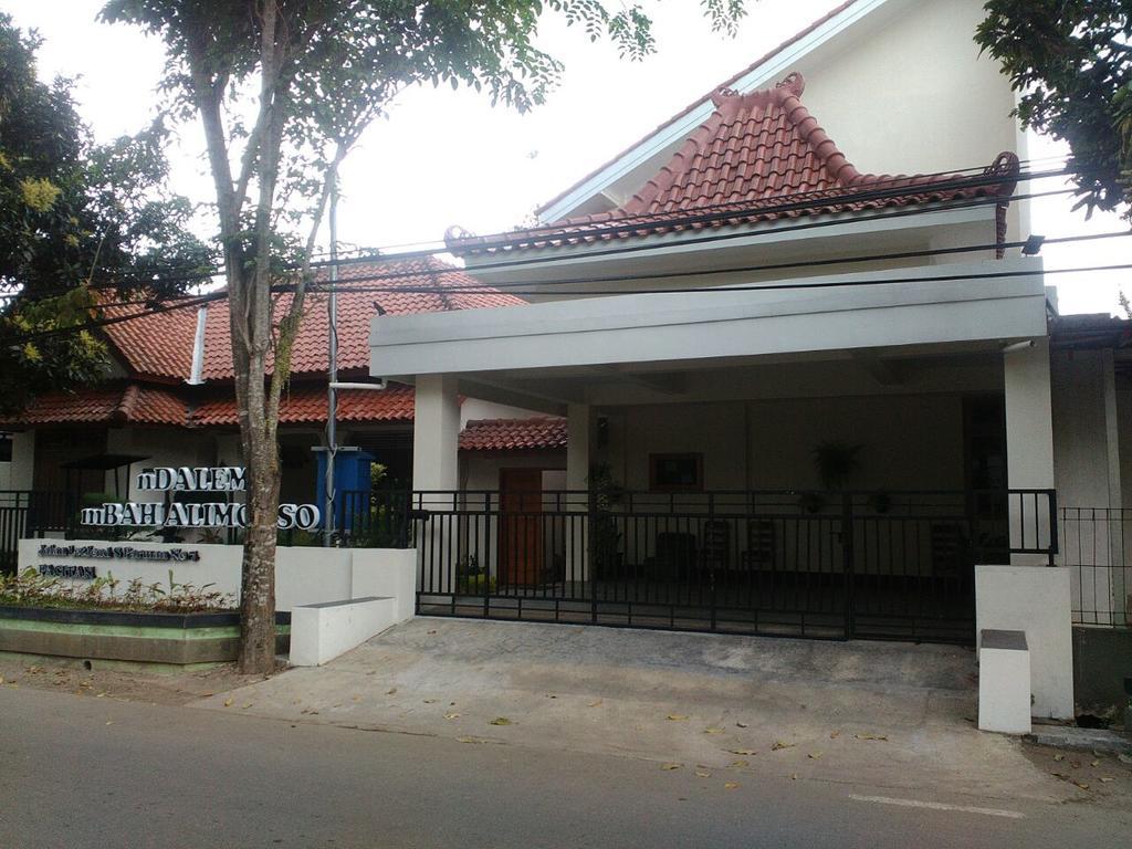 Reddoorz @ Letjend S. Parman Pacitan Hotel Exterior photo