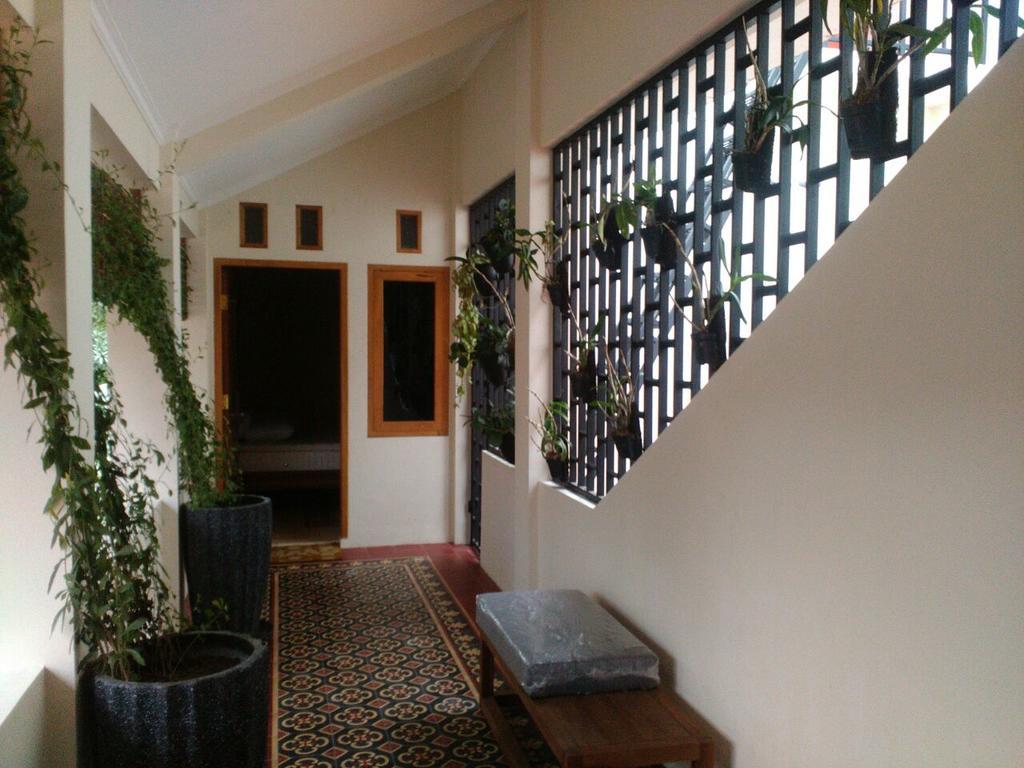 Reddoorz @ Letjend S. Parman Pacitan Hotel Exterior photo