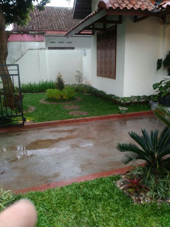 Reddoorz @ Letjend S. Parman Pacitan Hotel Exterior photo