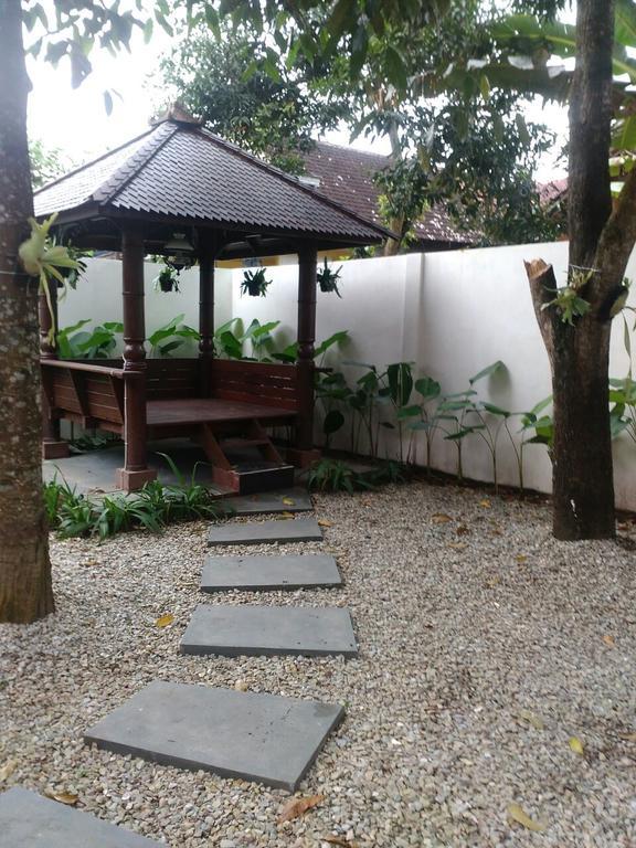 Reddoorz @ Letjend S. Parman Pacitan Hotel Exterior photo