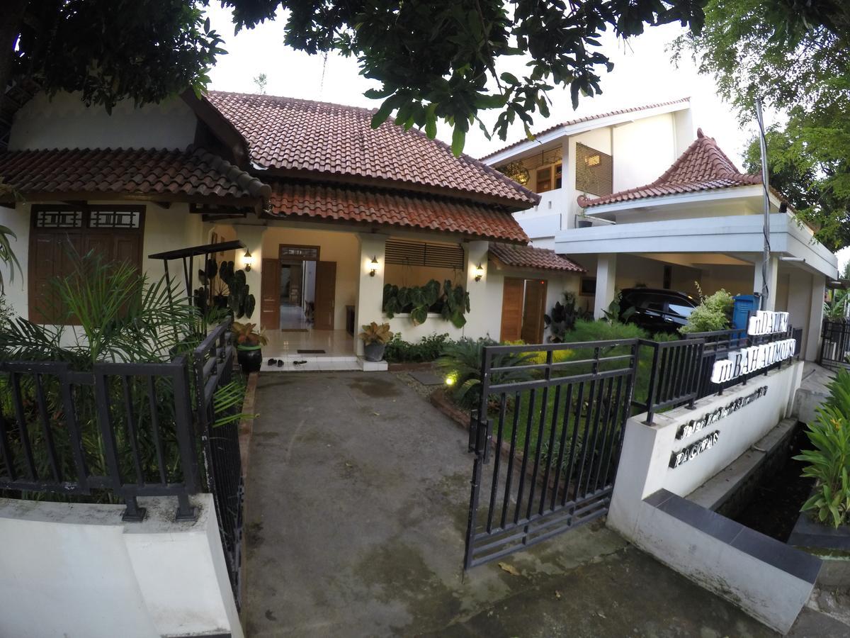 Reddoorz @ Letjend S. Parman Pacitan Hotel Exterior photo