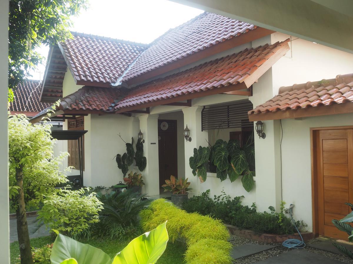 Reddoorz @ Letjend S. Parman Pacitan Hotel Exterior photo