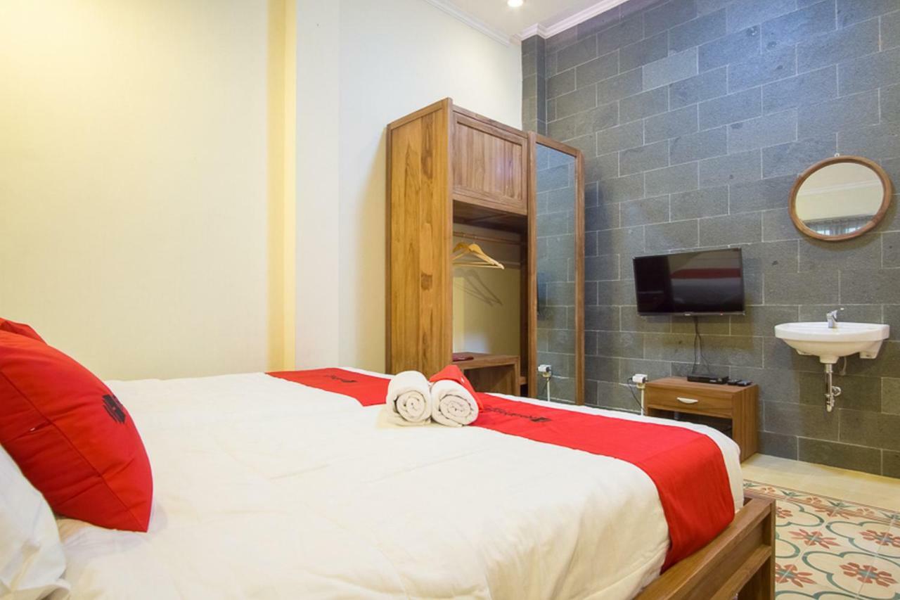 Reddoorz @ Letjend S. Parman Pacitan Hotel Exterior photo