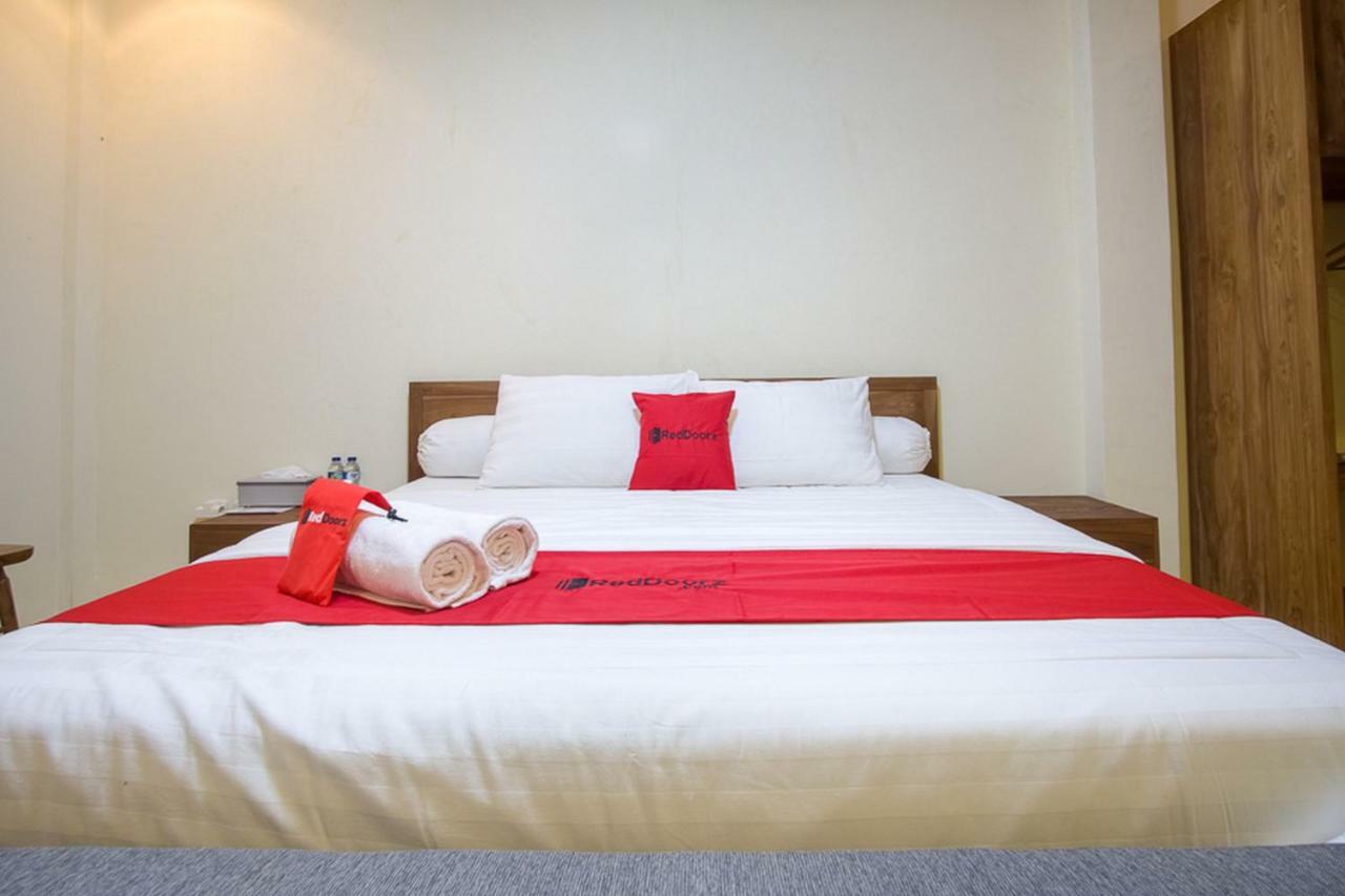 Reddoorz @ Letjend S. Parman Pacitan Hotel Exterior photo
